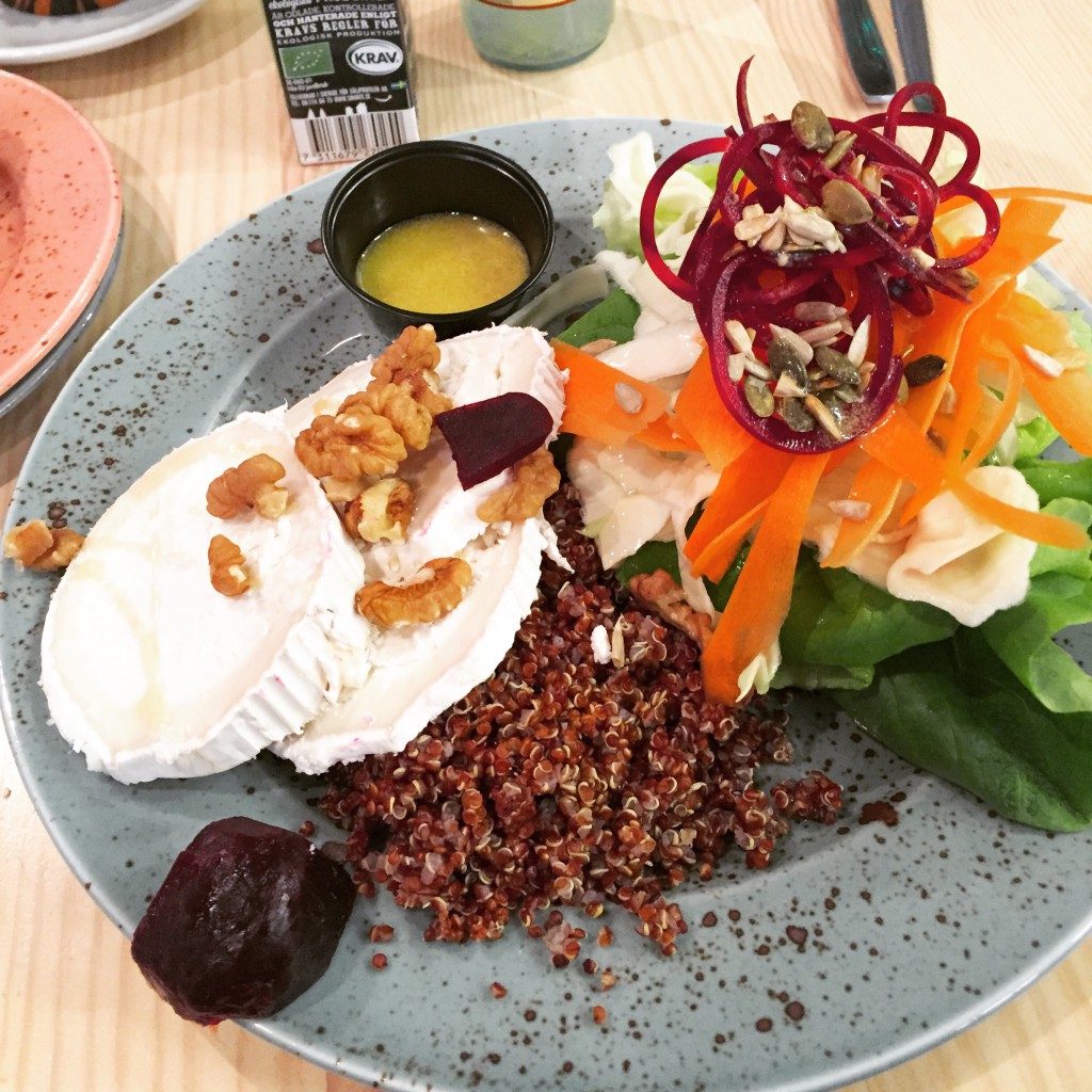 chévresallad med quinoa
